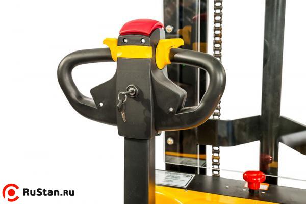 Штабелер электрический самоходный TOR 1,5т 3,3м PWS15S-3300 фото №3 Штабелер электрический самоходный TOR 1,5т 3,3м PWS15S-3300 фото №3