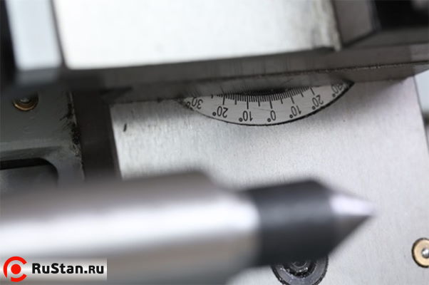 Наличие шкалы для определения угла поворота резцедержателя. фото №8 Metal Master MML 1830 V фото №8