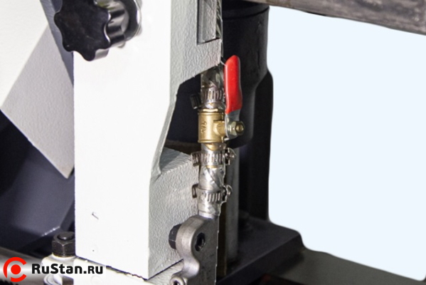 Станок оснащен системой подачи СОЖ с удобно расположенной емкостью и раздельным регулированием расхода охлаждающей жидкости. фото №5 METAL MASTER MGH-400Z фото №5