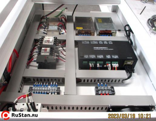 Электрошкаф Лазерный сварочный аппарат 3в1 Raptor SFW-2000SM (сварка, резка, чистка) фото №6 Электрошкаф Лазерный сварочный аппарат 3в1 Raptor SFW-2000SM (сварка, резка, чистка) фото №6