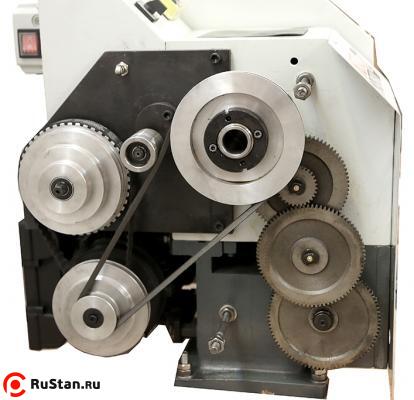 Главное преимущество токарного станка: Наличие металлических шестерней обладающих высоким ресурсом и повышенной износостойкостью, а наличие клиновидного ремня позволит избежать повреждения двигателя при превышении нагрузки на шпиндель фото №12 METAL MASTER MML 2870M фото №12