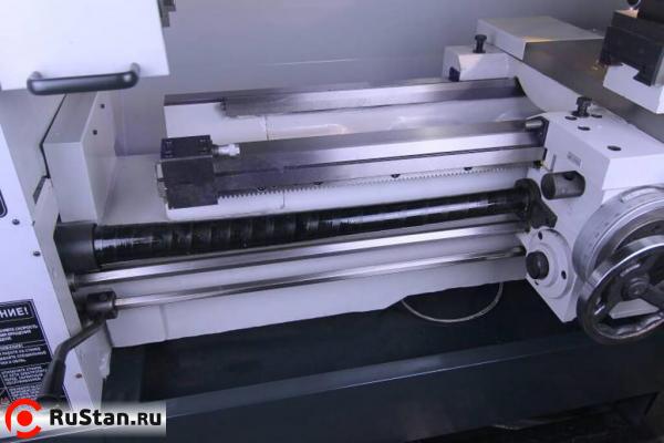 На ходовой винт смонтирован защитный кожух для защиты от стружки. фото №10 METAL MASTER ZH 51150 DRO RFS фото №10