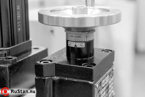 Фрезерно-сверлильный станок STALEX SBM-18 Vario фото №10 SBM-18 Vario фото №10